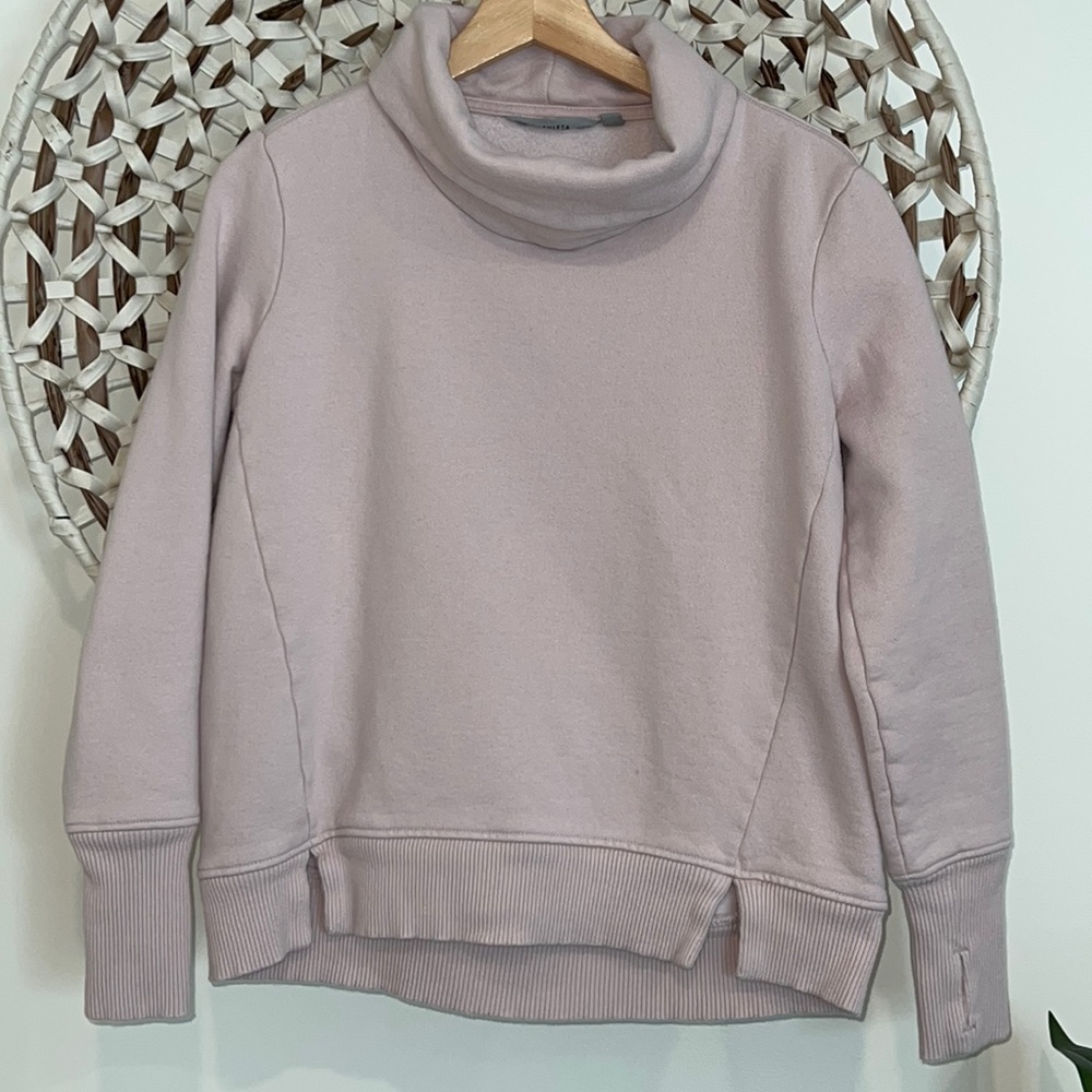 Athleta  blush pink turtleneck sweatshirt size xsmall excellent condition